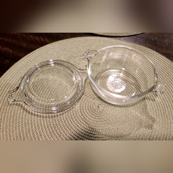 Vintage Pyrex Small 10 oz Glass Casserole Grannycore Cottagecore - Picture 1 of 7
